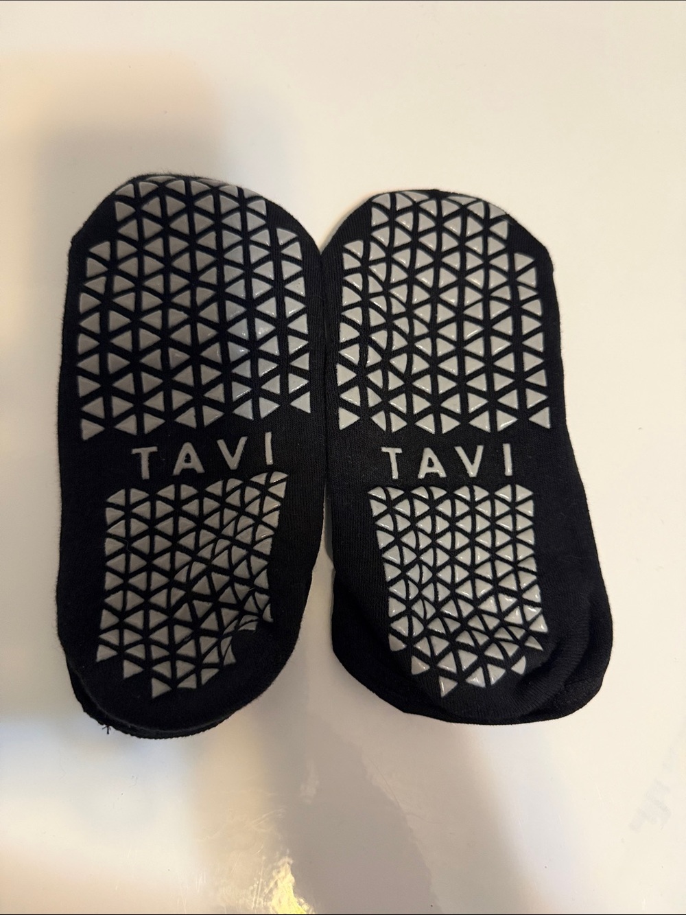 TAVI Black Non-Slip Pilates Athletic No-Show Socks